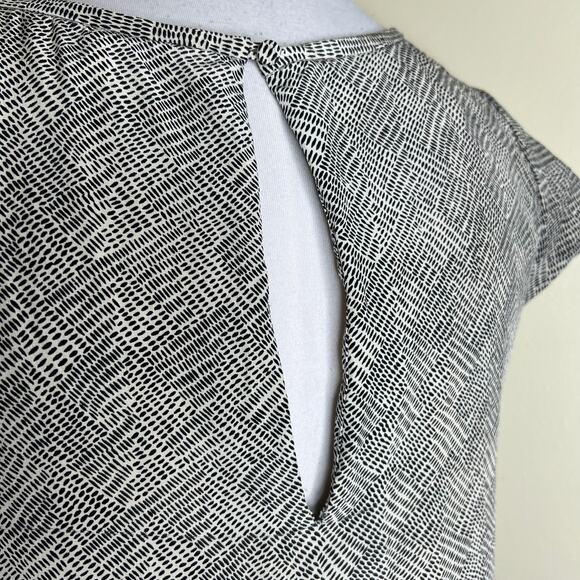 Joie 100% Silk Top XS Black White Cap Sleeve Keyhole Office Work Casual Pocket - Picture 4 of 10